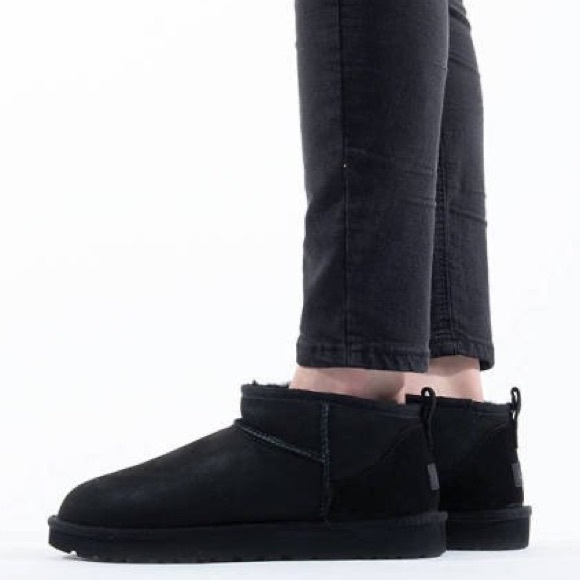 UGG Ultra Mini in black NIB - Picture 3 of 8
